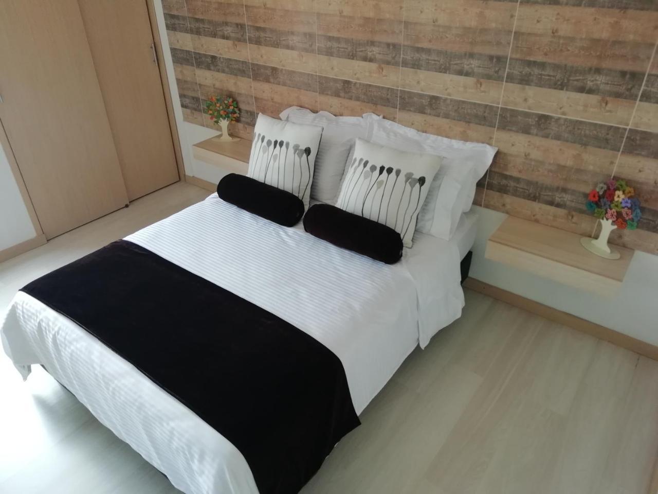 Apartasuite Laureles Cmc Медельин Экстерьер фото